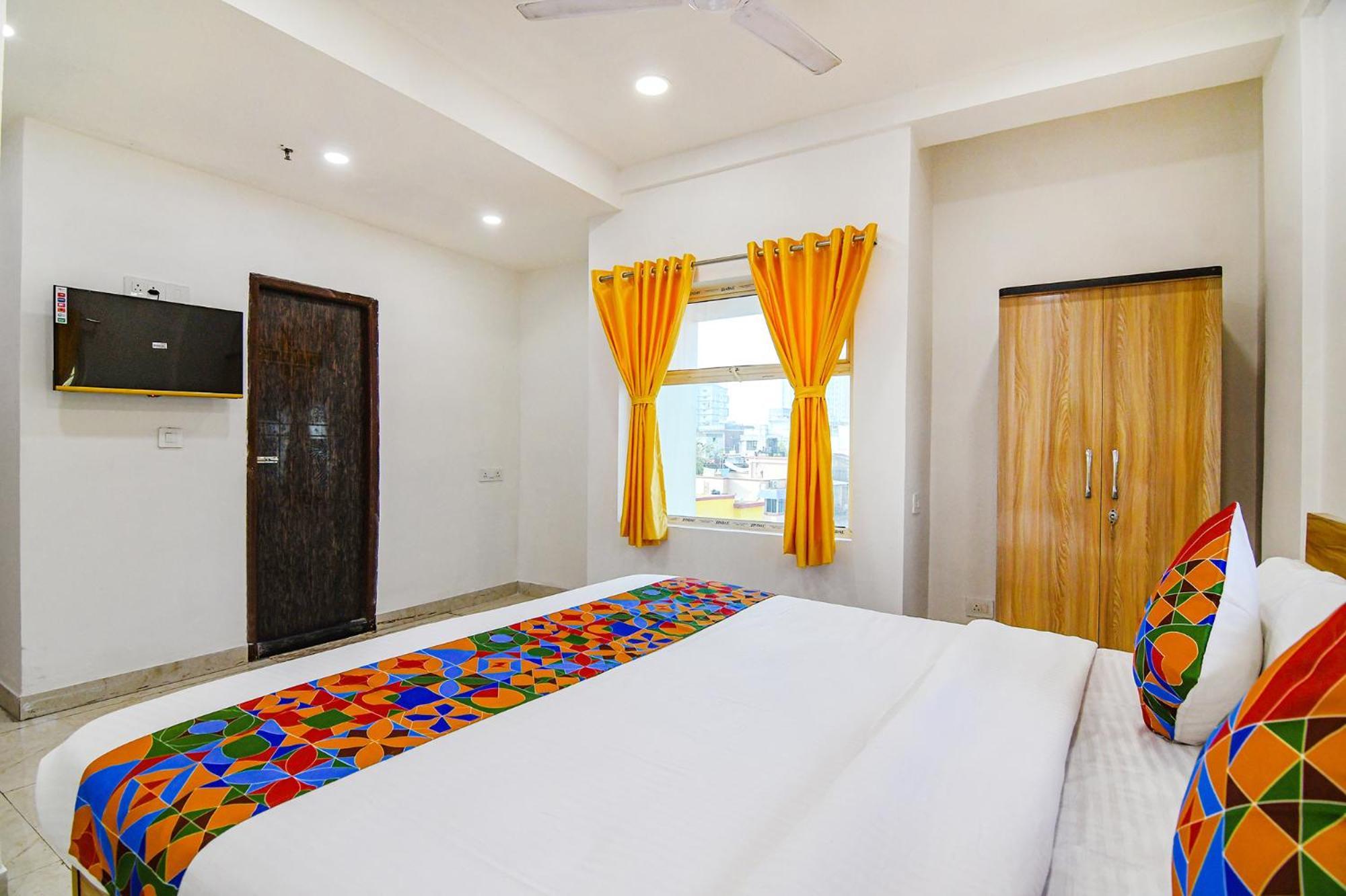 Fabhotel Grand Hazra Inn - Nr Ballygunge Station Колката Екстериор снимка