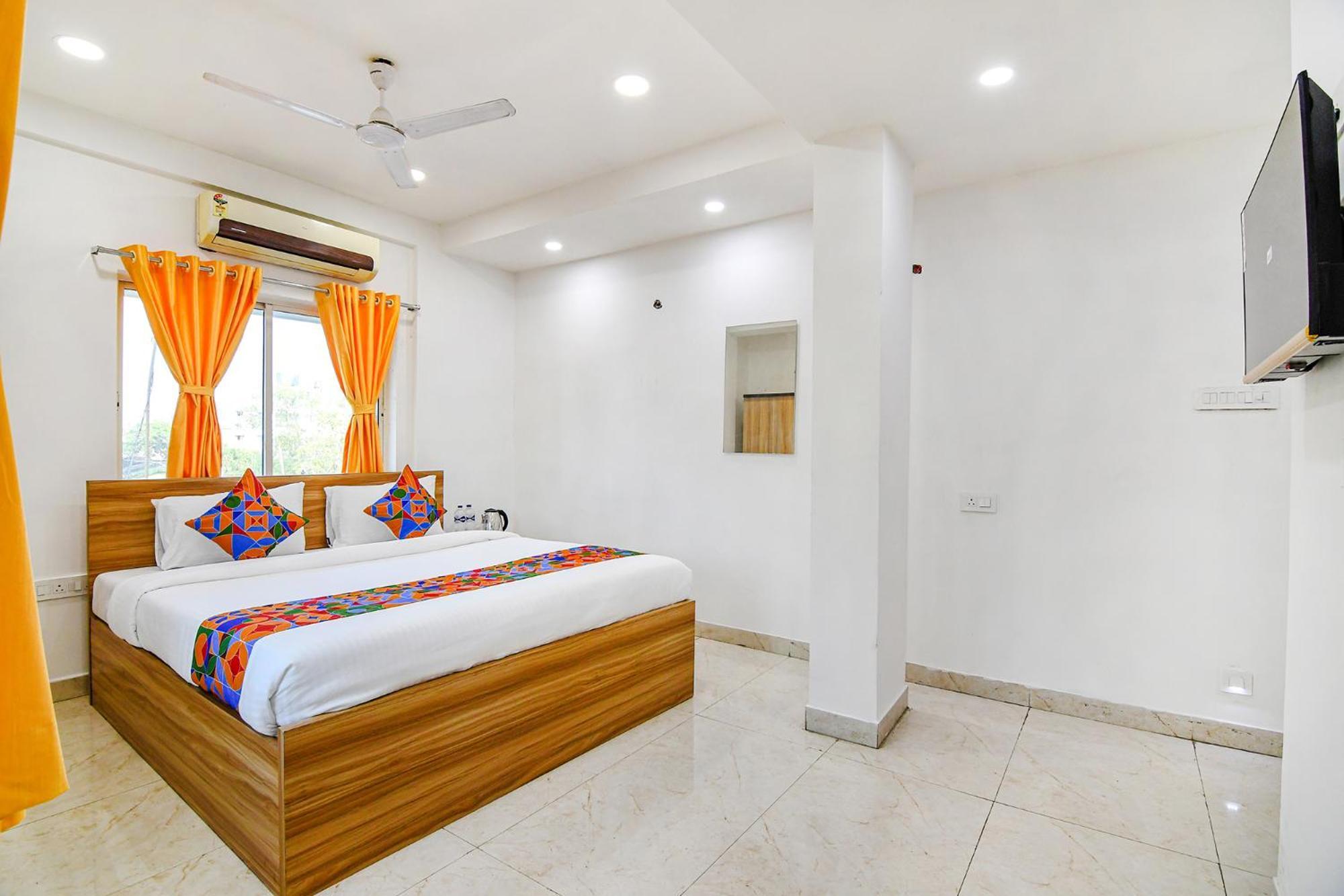 Fabhotel Grand Hazra Inn - Nr Ballygunge Station Колката Екстериор снимка