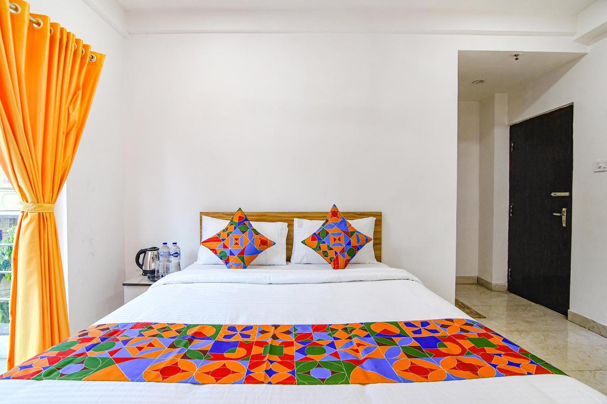 Fabhotel Grand Hazra Inn - Nr Ballygunge Station Колката Екстериор снимка