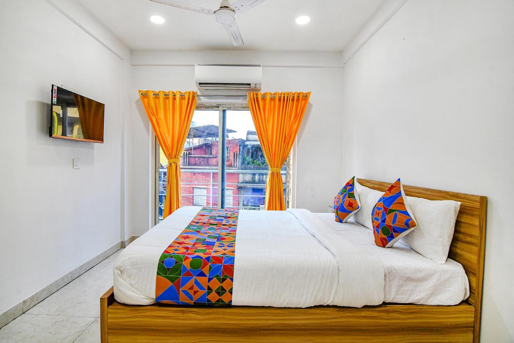 Fabhotel Grand Hazra Inn - Nr Ballygunge Station Колката Екстериор снимка