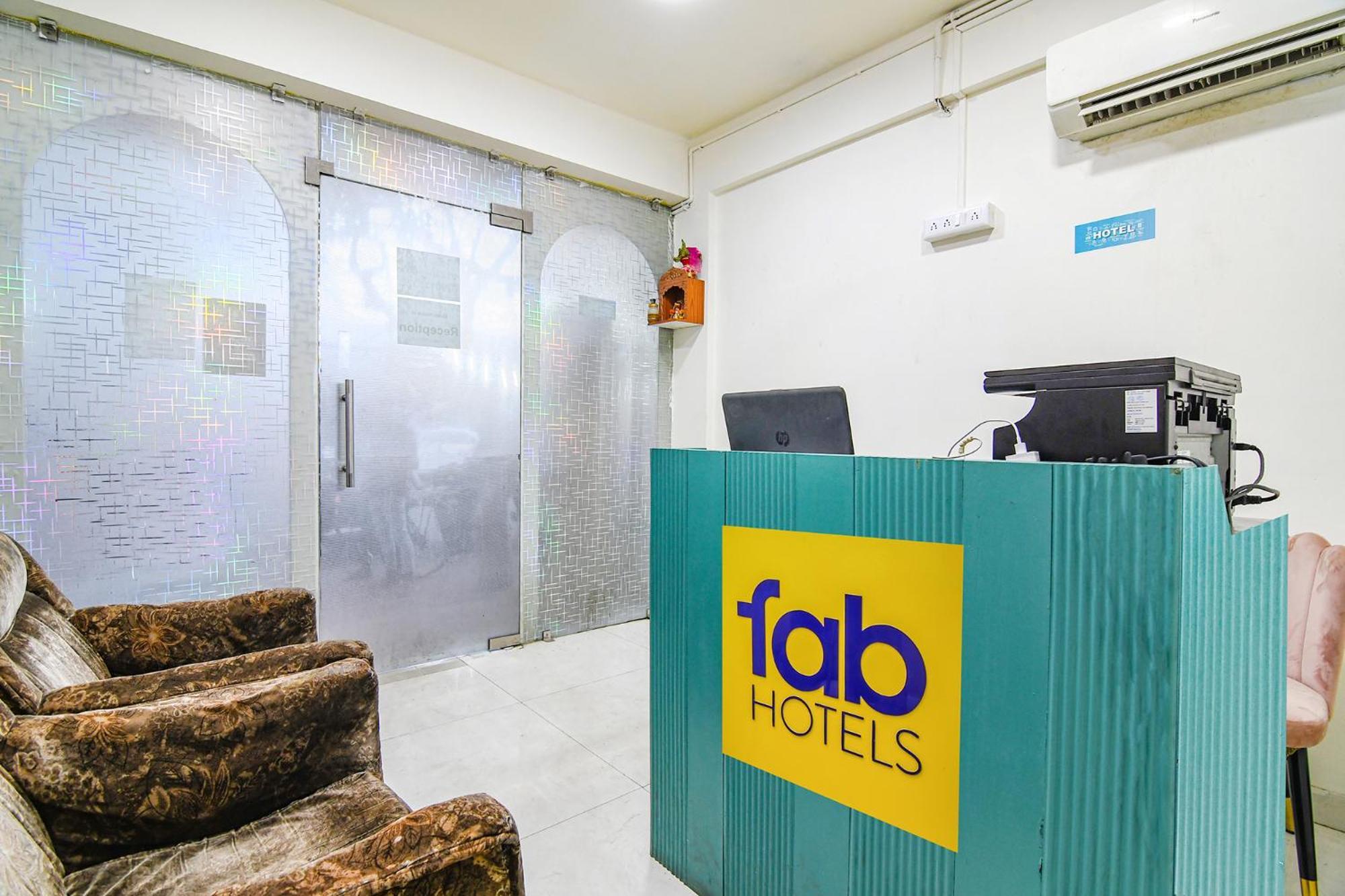 Fabhotel Grand Hazra Inn - Nr Ballygunge Station Колката Екстериор снимка
