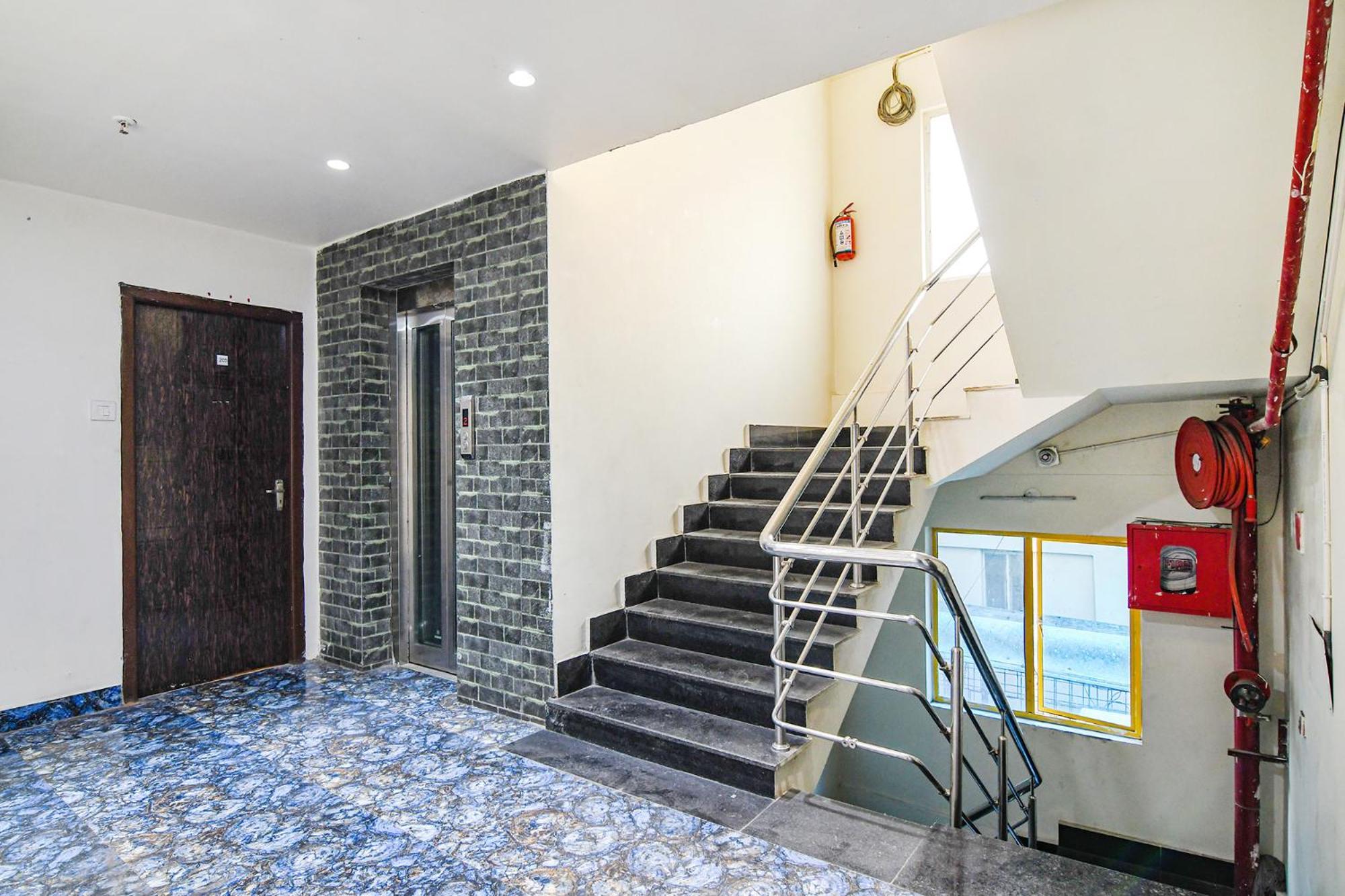 Fabhotel Grand Hazra Inn - Nr Ballygunge Station Колката Екстериор снимка