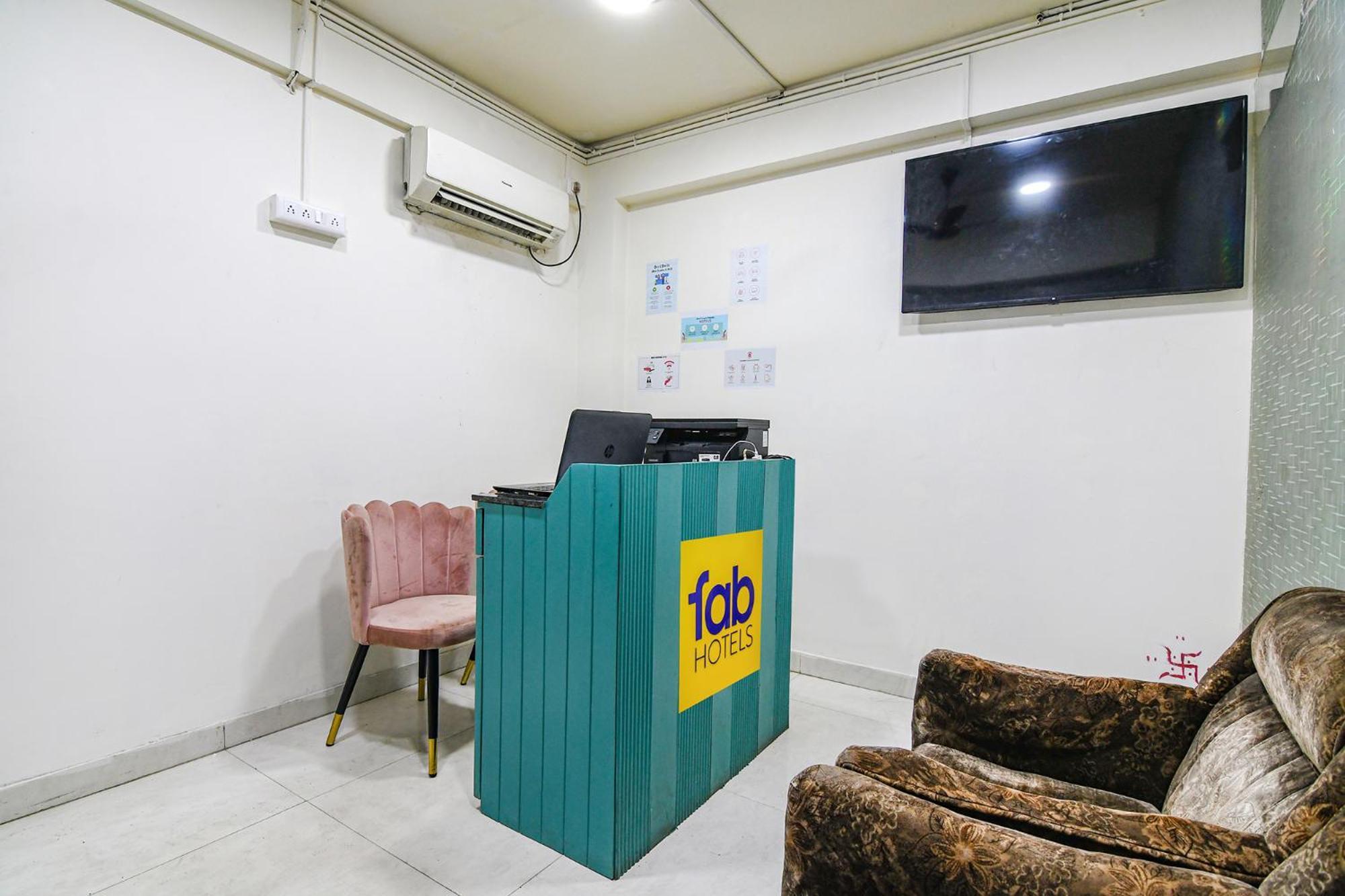 Fabhotel Grand Hazra Inn - Nr Ballygunge Station Колката Екстериор снимка