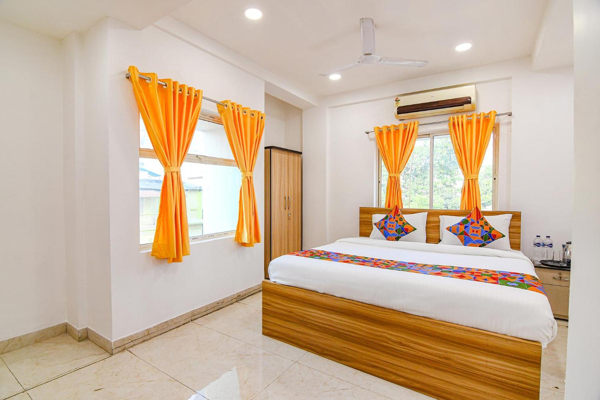 Fabhotel Grand Hazra Inn - Nr Ballygunge Station Колката Екстериор снимка